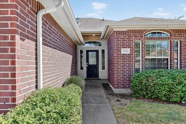 Photo - 5933 Brightwood Dr