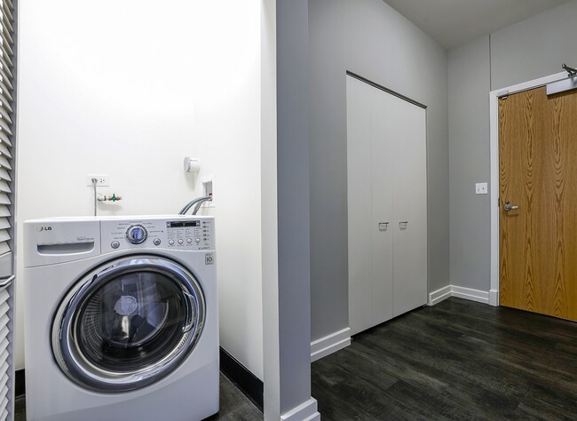 Photo - 2128 S Indiana Ave Unidad 1102