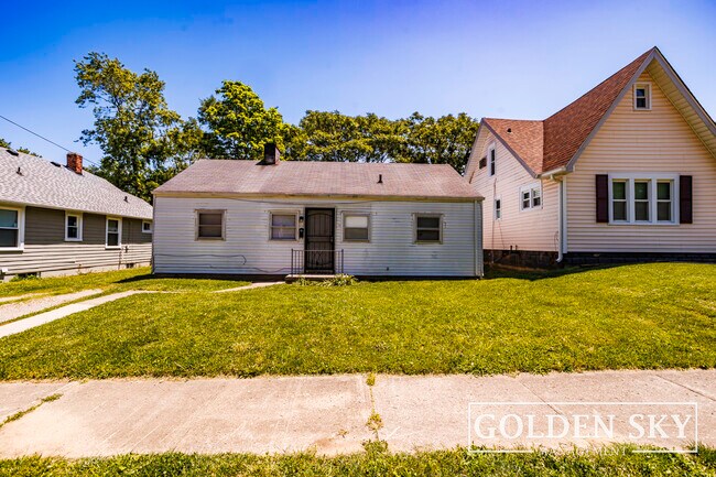 Photo - 1104 Locust St House