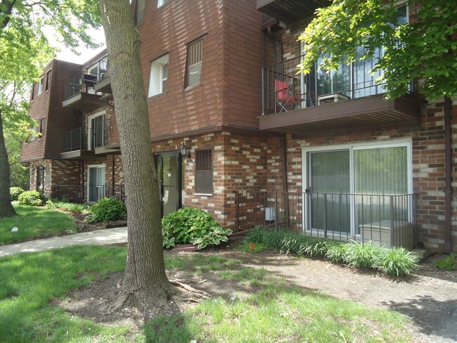 Building Photo - 11760 S Ridgeland Ave Unit 6D