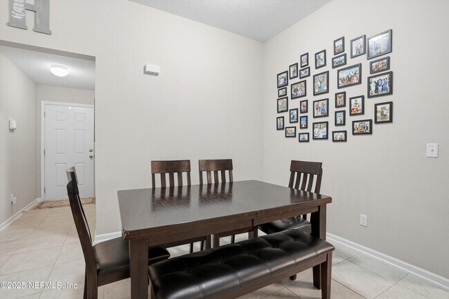 Photo - 12581 Creekside Mnr Dr