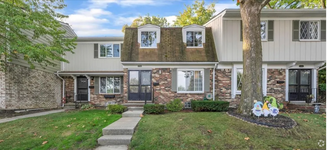 Front facade of the beautiful house - 2134 Wickham St Rental