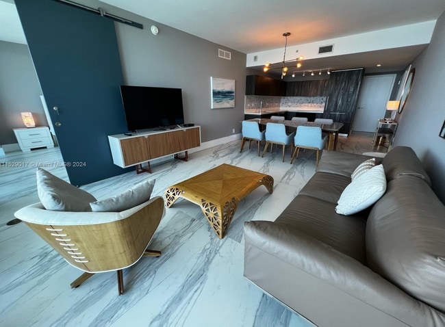 3131 NE 7th Ave Unit 1004