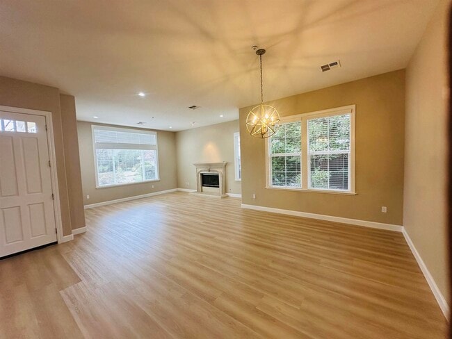 Photo - 583 Montori Ct