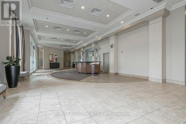 8 Maison Parc Ct Unit 305