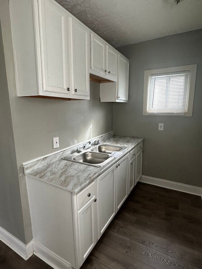 Photo - 2bd DOWNSTAIRS DUPLEX Cash Pay/Section 8 Unit DN