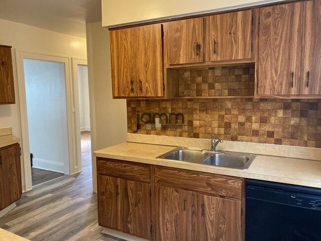 Photo - 3435 Brookview Blvd