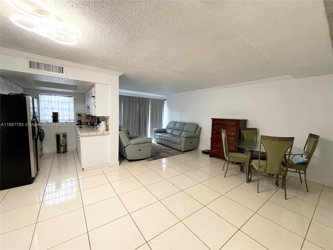 Photo - 9301 SW 4th St Unidad 224C