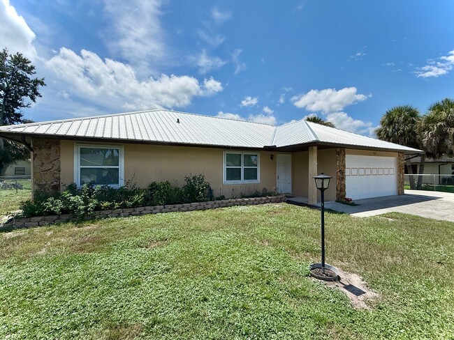 Photo - 757 Beard Ave