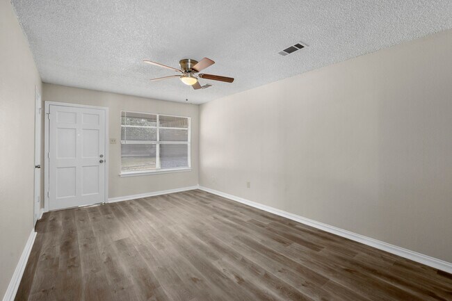 Photo - 1304 S Holly Ave