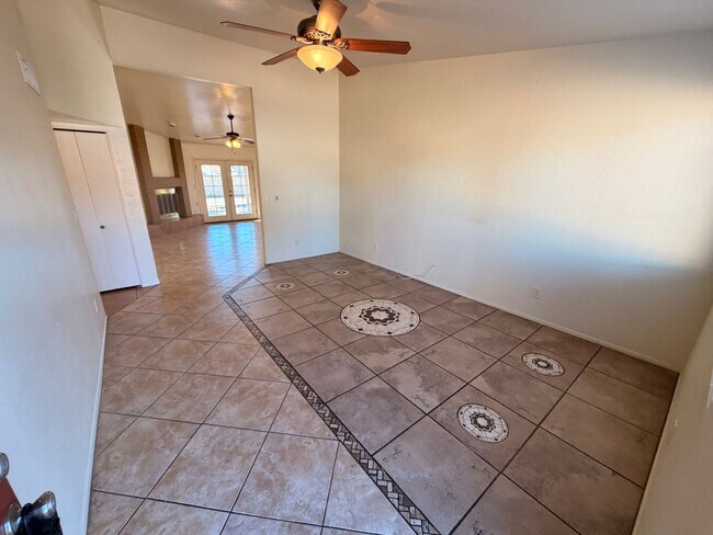 Photo - ? Spacious 3-Bedroom 2-Bathroom Chandler Home with Vaulted Ceilings and Large Yard