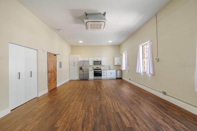 Photo - 306 W Wisconsin Ave Unit 212