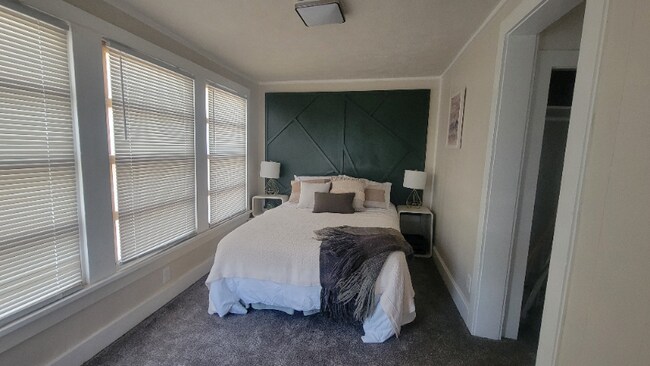 Photo - 4829 Calvert St Unidad 1