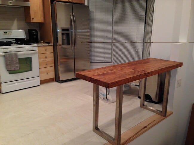 Spacious kitchen - 10651 Pine Haven Ter