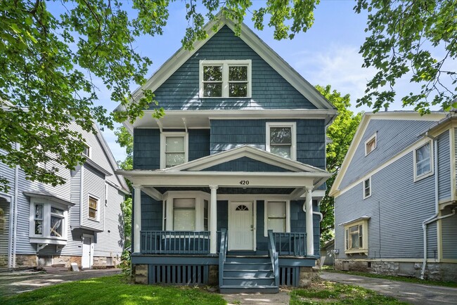 Building Photo - 4 Bedroom 2 Full Bath House | Front Porch ...
