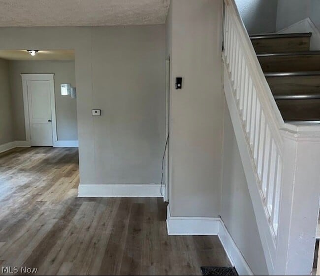 Photo - 844 Sumner St