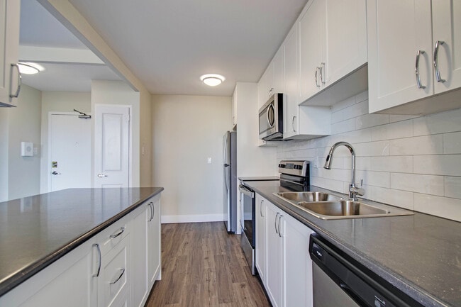 Photo - 2801 Jane St