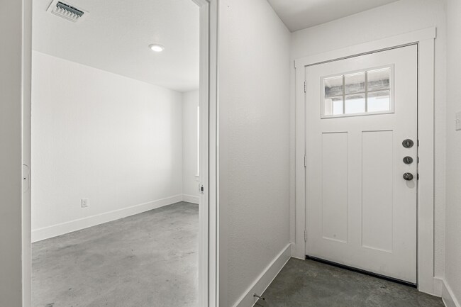 Photo - 522 Campus St