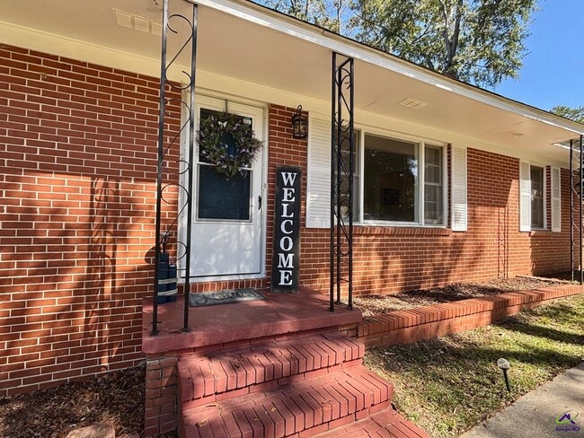 Photo - 203 Woodland Dr