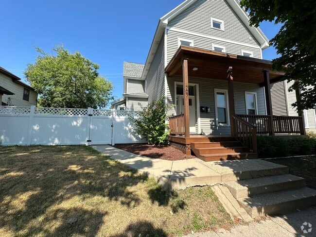 Building Photo - 707 Livingston Ave NE Rental