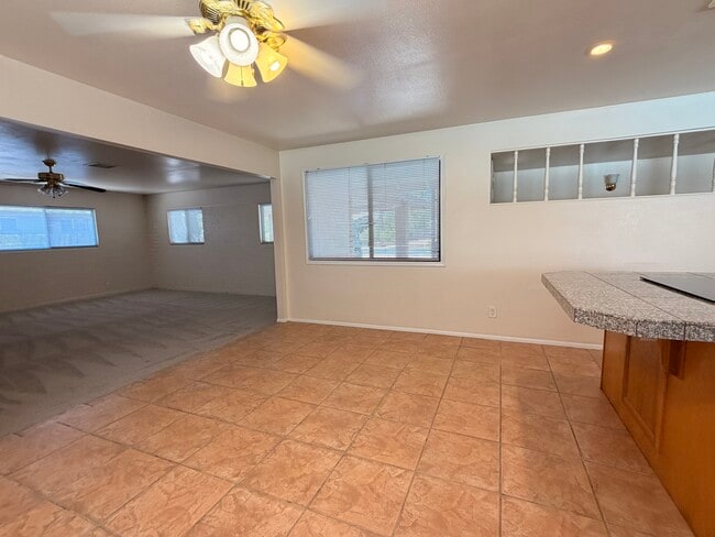 Photo - 2163 E Manhatton Dr
