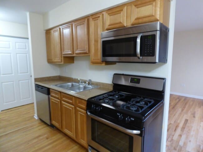 Photo - 1626 W Estes Ave