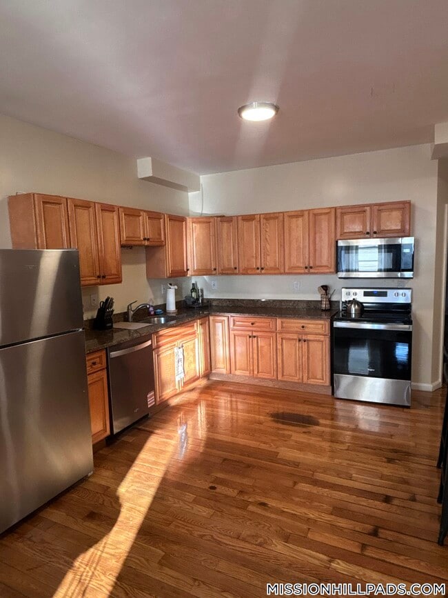 Photo - 252 Warren St Unit 3