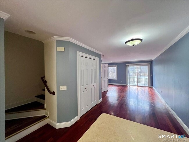 Photo - 527 W Thames St Unit 10