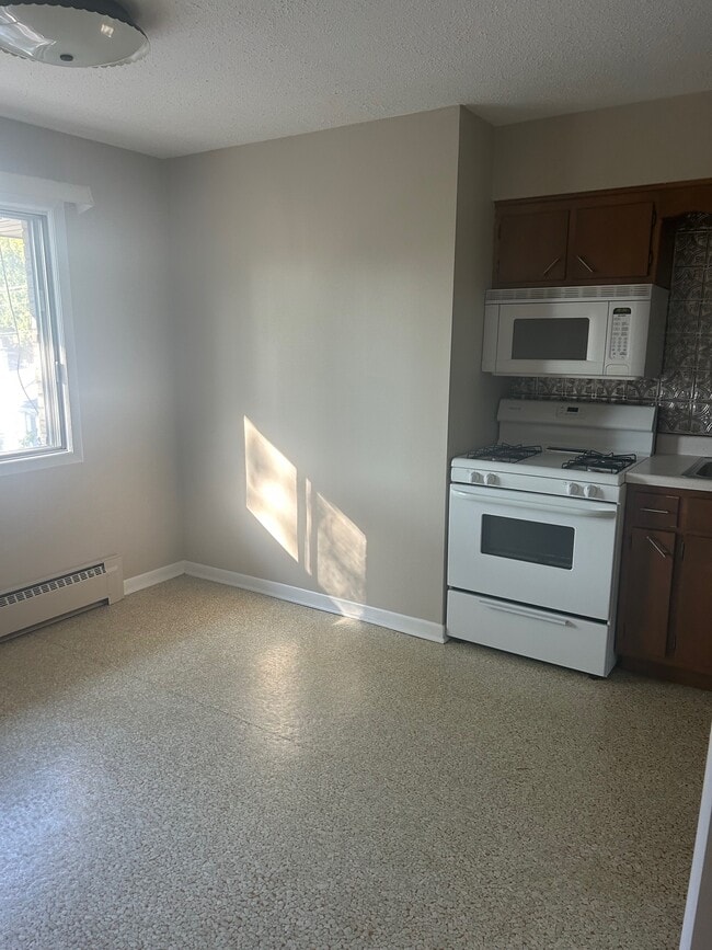 Photo - 420 W North St Unit 2w