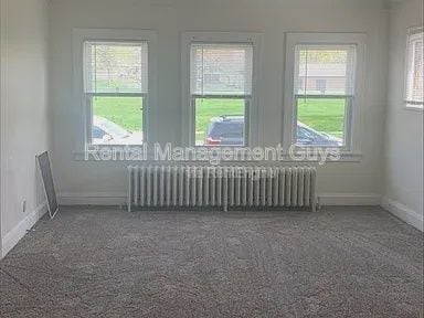 Photo - 1649 Russell Ave N