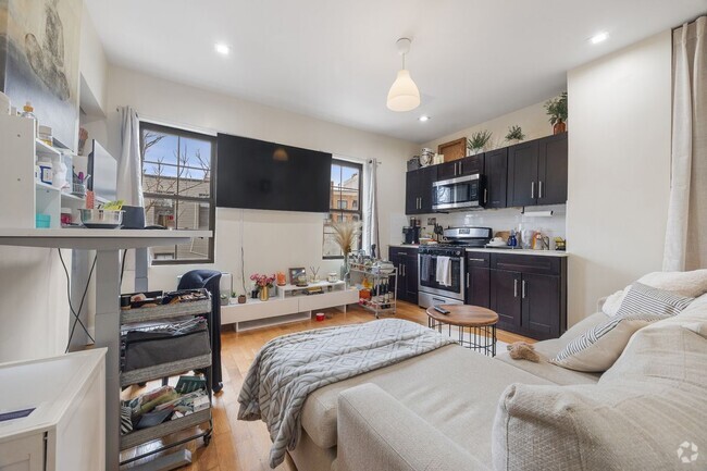 Building Photo - 118 Kingsland Ave Unit 4 Rental