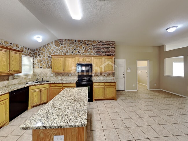 Photo - 511 Point Vly