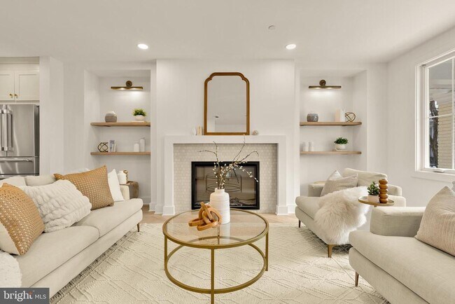 Photo - 1706 Bay St SE