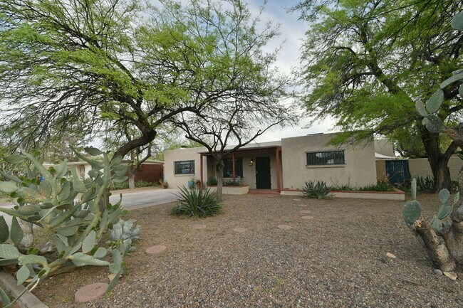 Photo - 2842 E Blacklidge Dr Casa