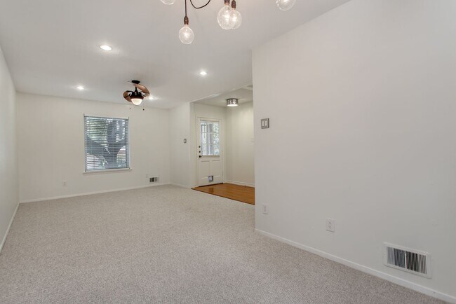 Photo - 7475 Brentcove Cir