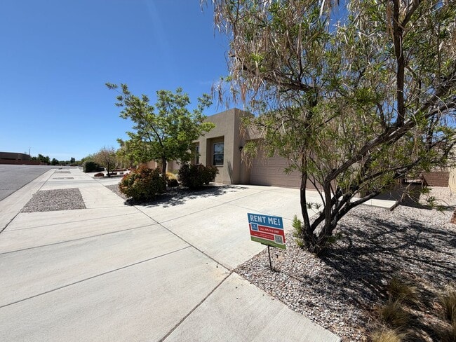 Photo - Beautiful Luxury Single Story Town Home Available Near Coors Blvd NW & Dellyne Ave NW!