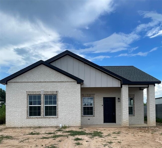 Photo - 1610 Rd 5729 House