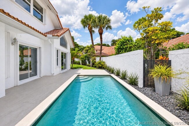 2237 NW 52nd St
