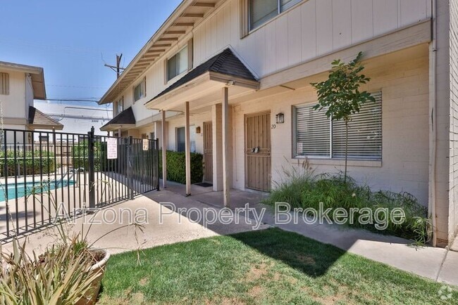 Building Photo - 3934 E Piccadilly Rd Rental