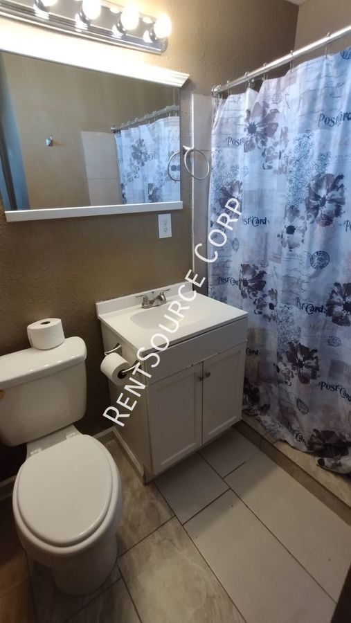 1 Bedroom, 1 Bathroom Guest House for Rent... Rental Casas en