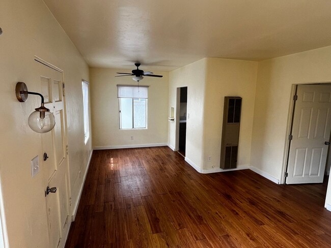 Oregon St. Triplex - Oregon St. Triplex Apartment Unit 4378
