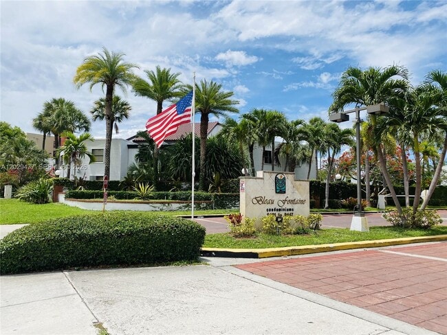 Building Photo - 9429 Fontainebleau Blvd Unit 201-33