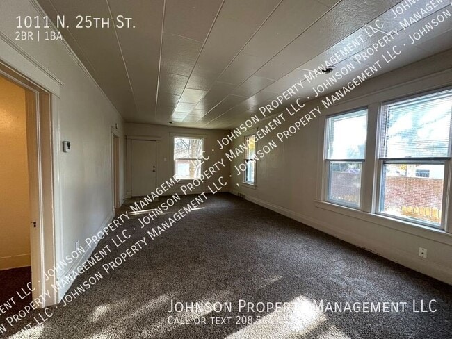 1011 N 25th St