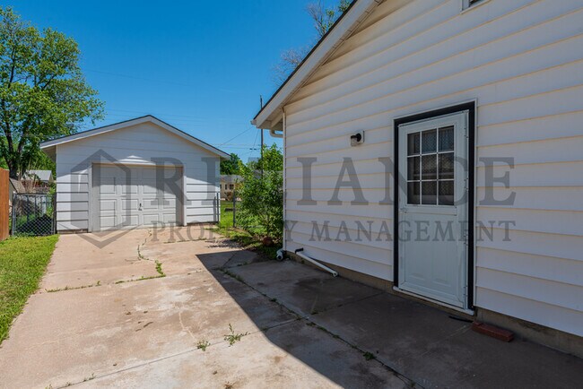 Photo - 3052 S Bonn Ave