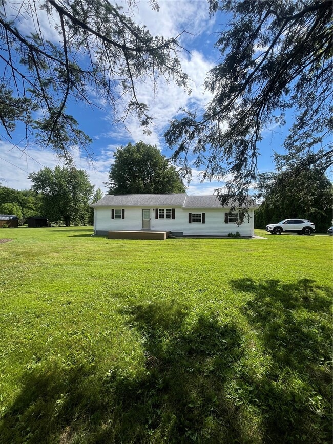 1261 Avonia Rd