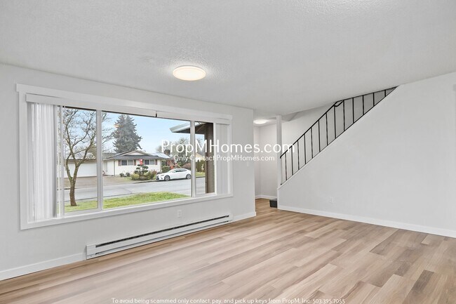 Photo - Two Bedroom Duplex in Hillsboro - Updated ...