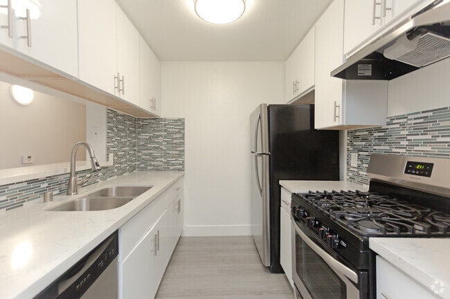 1BR,1BA-Kitchen