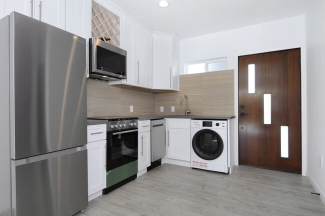 Photo - 932 Tufts Ave