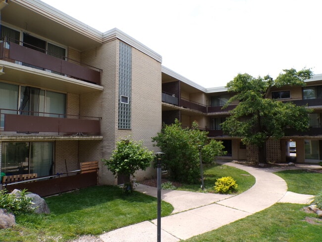 Building Photo - 12548 Fairview Ave Unit 2B Rental