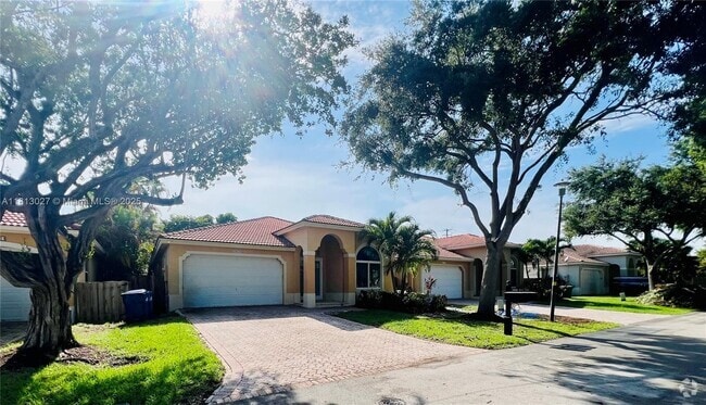 Building Photo - 16020 SW 91st Ct Rental